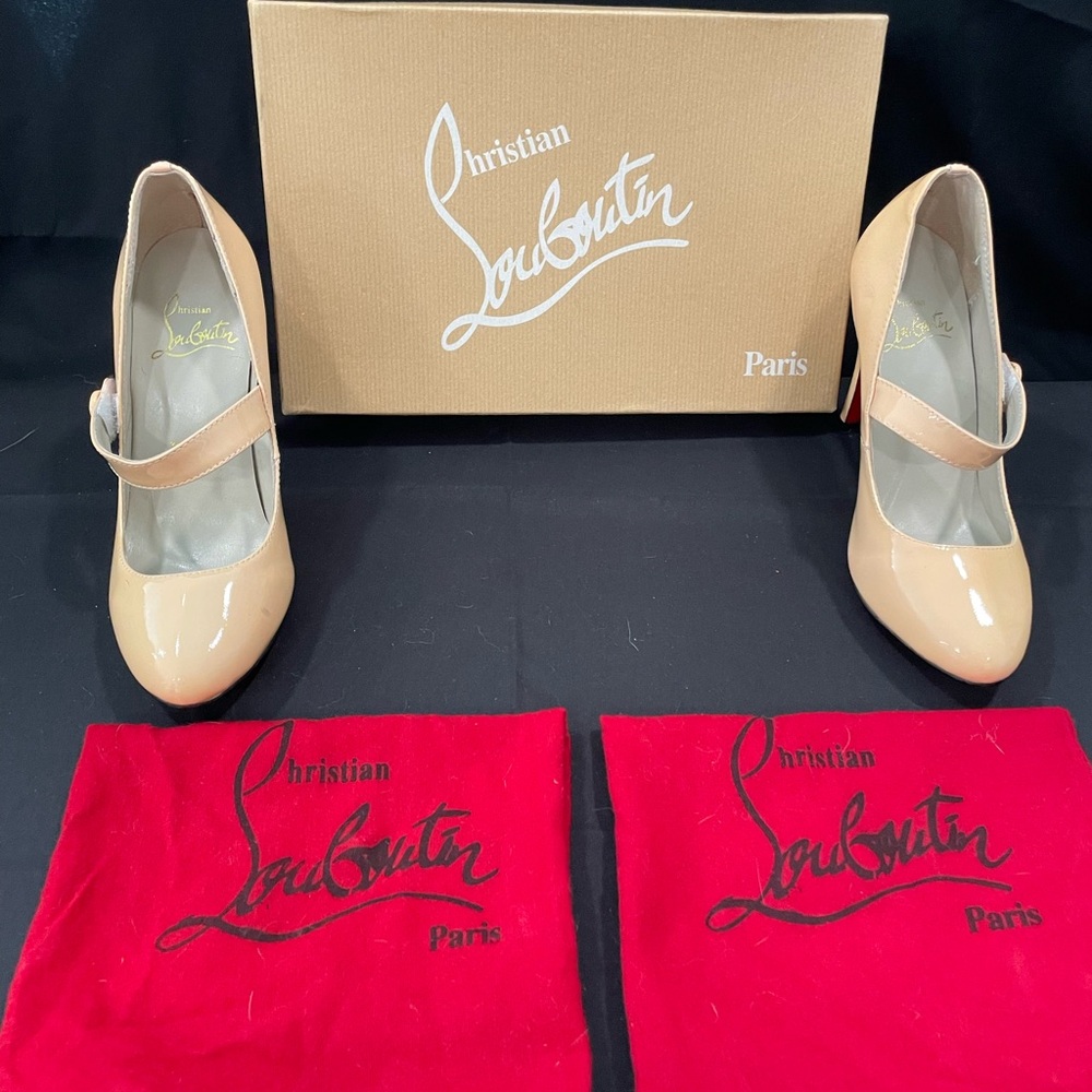 Stunning Christian Louboutin Tan Mary Jane Heels